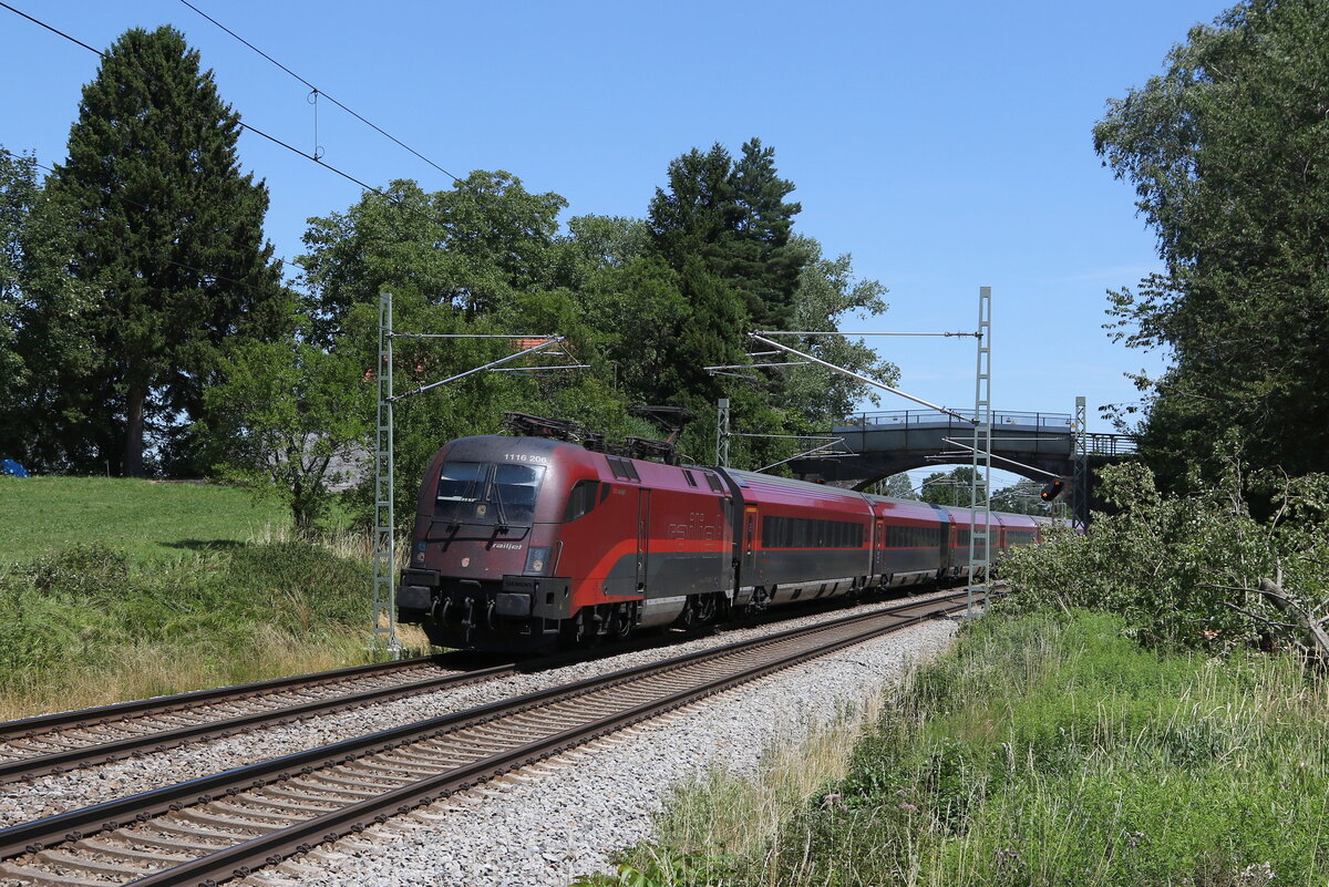 1116 206 aus Salzburg kommend am 15. Juli 2023 bei �bersee am Chiemsee.