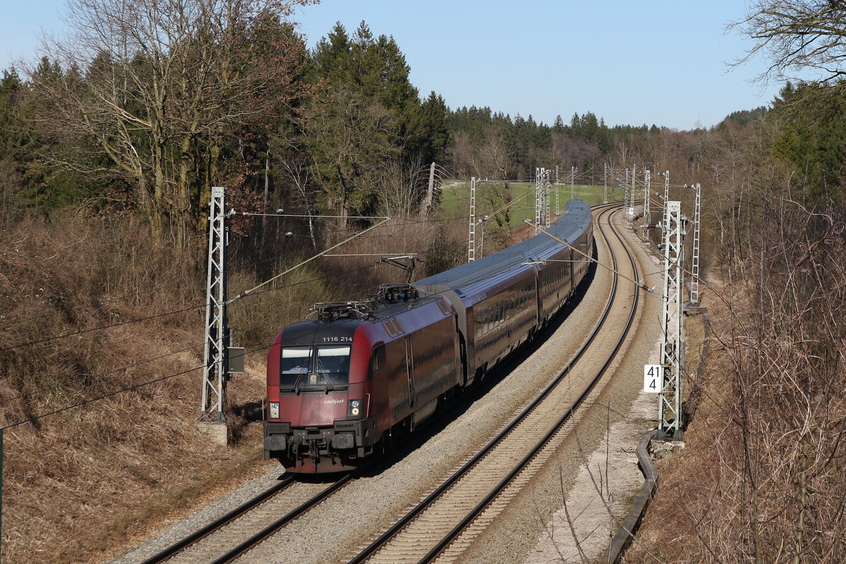 1116 214 aus Salzburg kommend am 16. M�rz 2020 bei Grabenst�tt.