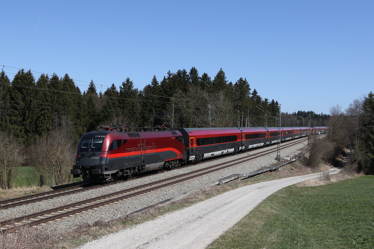 1116 215 aus Salzburg kommend am 31. M�rz 2021 bei Grabenst�tt im Chiemgau.
