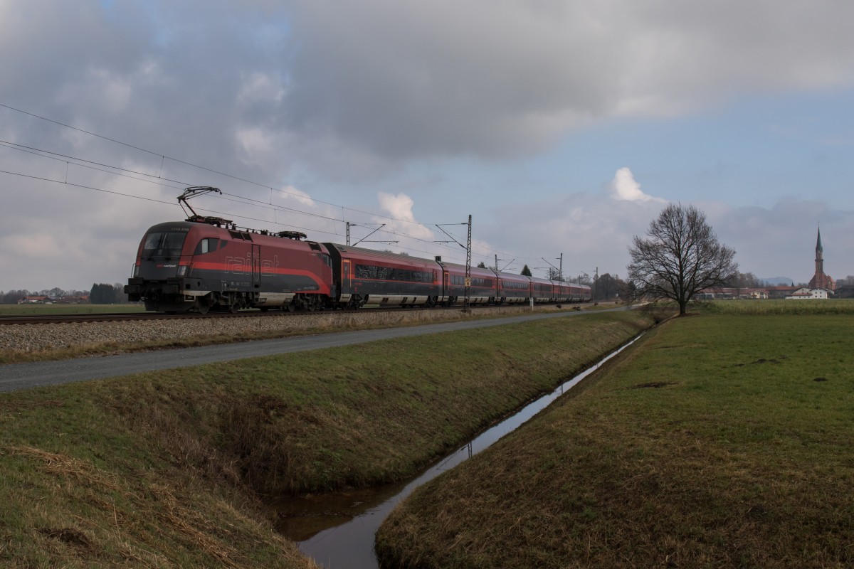 1116 218-9 am 27. November 2015 bei �bersee am Chiemsee.