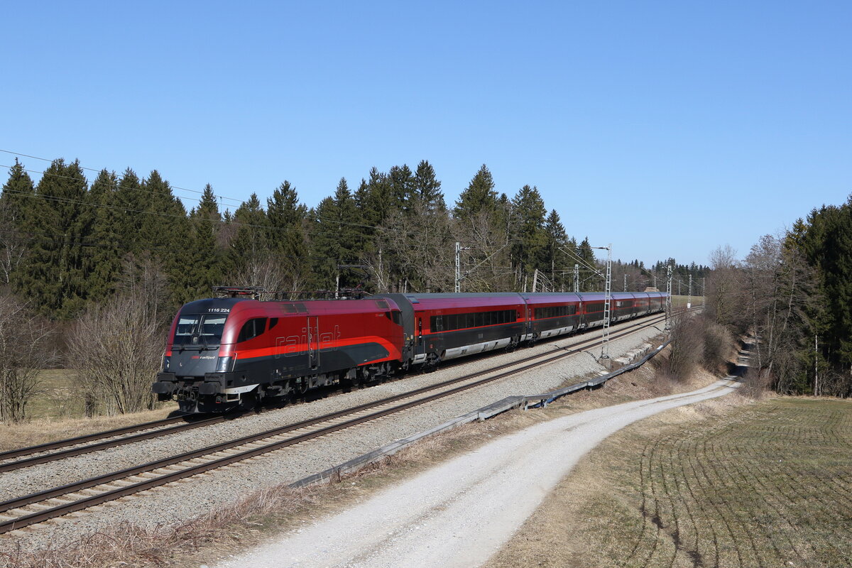 1116 224 aus Salzburg kommend am 10. M�rz 2022 bei Grabenst�tt im Chiemgau.