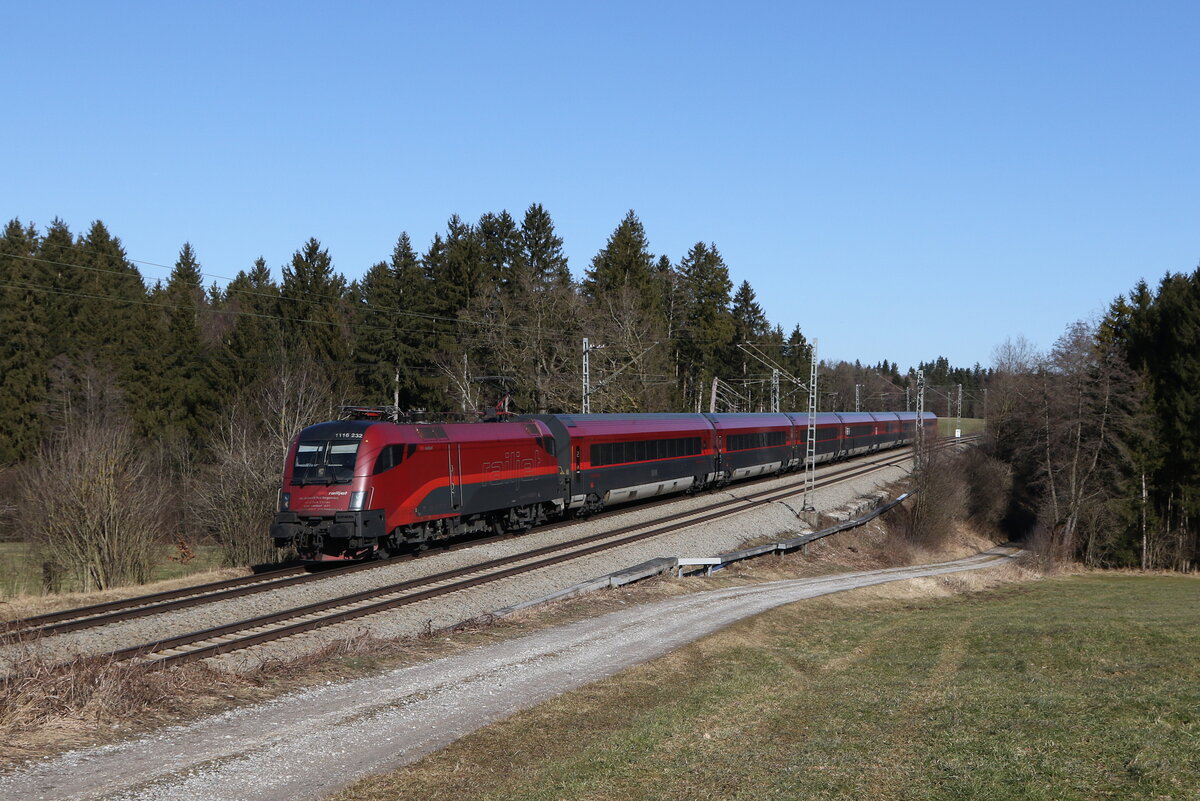1116 232 aus Salzburg kommend am 13. Februar 2022 bei Grabenst�tt.