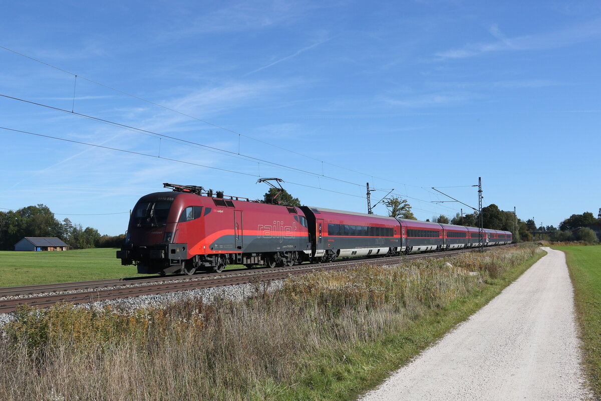 1116 233 aus Salzburg kommend am 20. Oktober 2021 bei �bersee.