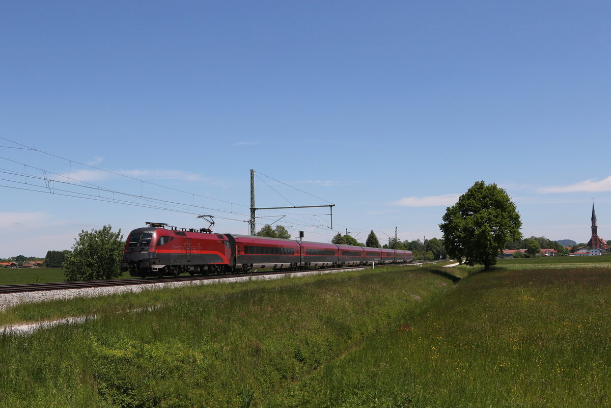 1116 236 aus Salzburg kommend am 1. Juni 2021 bei �bersee.