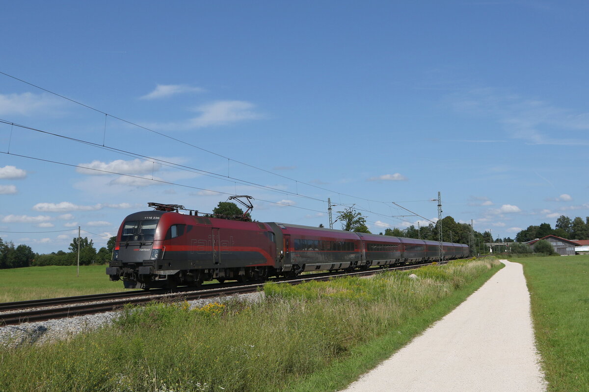 1116 236 aus Salzburg kommend am 9. august 20212 bei �bersee am Chiemsee.