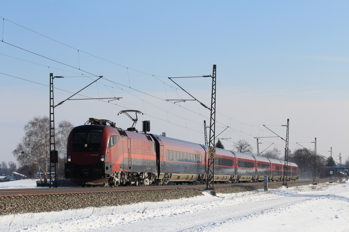 1116 238-7 aus Salzburg kommend am 10. Februar 2013 bei �bersee.