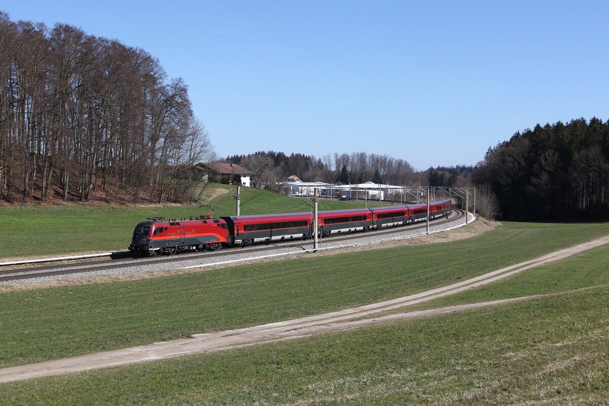 1116 241 aus Salzburg kommend am 19. M�rz 2025 bei Axdorf.