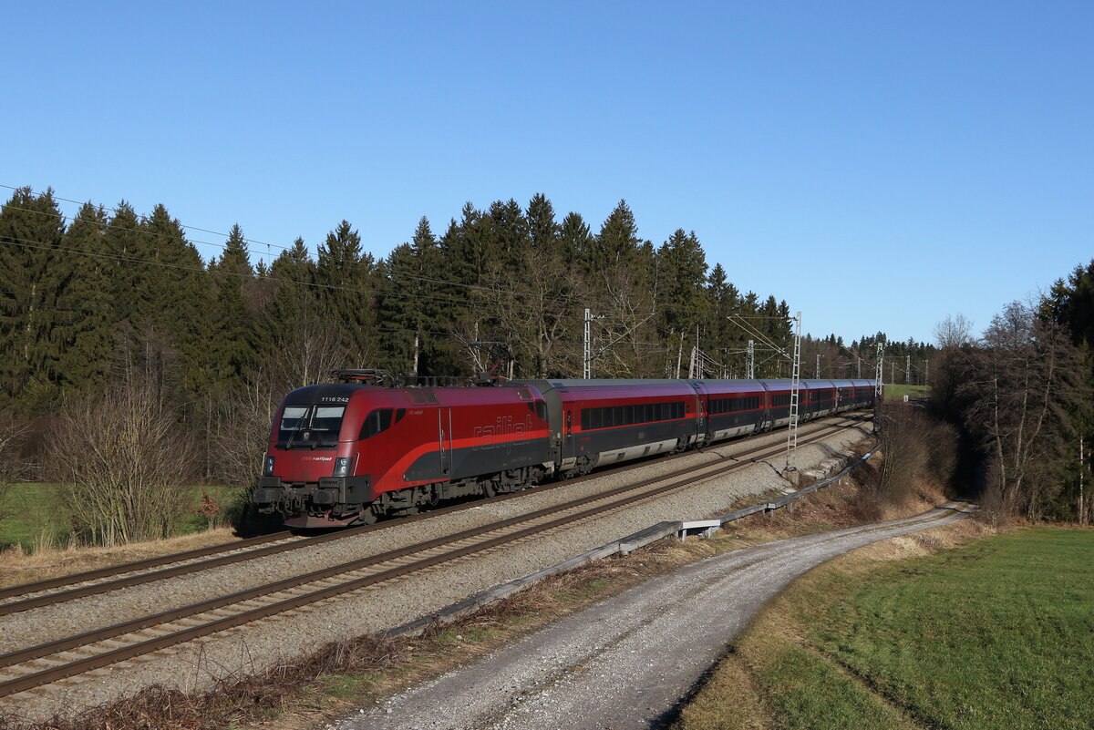 1116 242 aus Salzburg kommend am 31. Dezember 2021 bei Grabenst�tt.