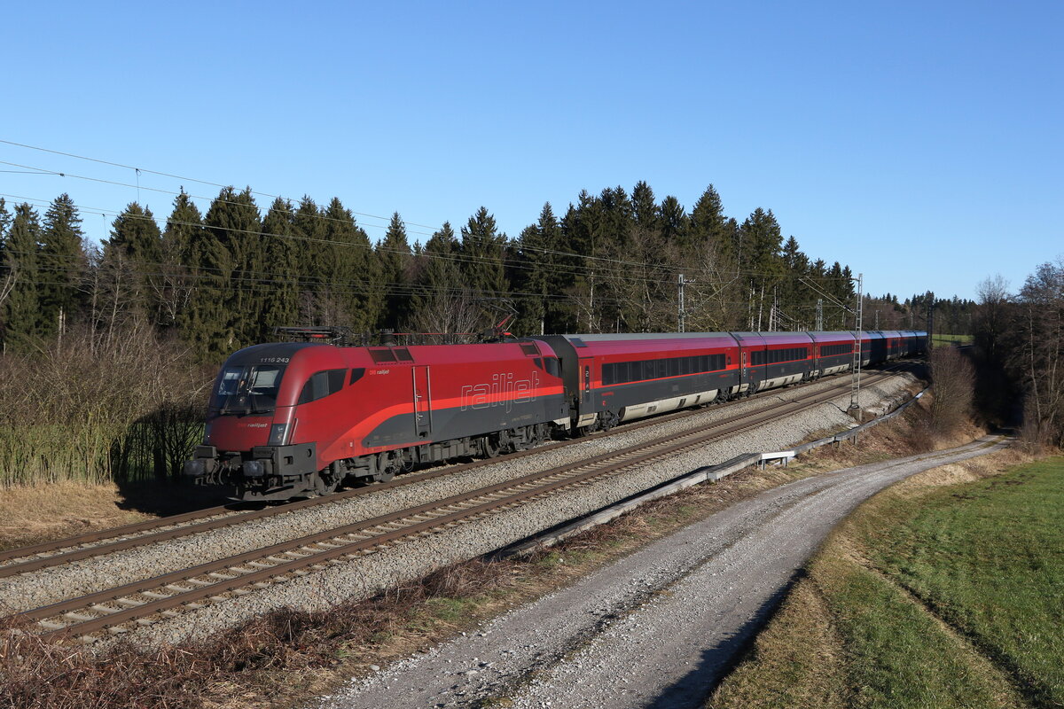 1116 243 aus Salzburg kommend am 31. Dezember 2021 bei Grabenst�tt im Chiemgau.