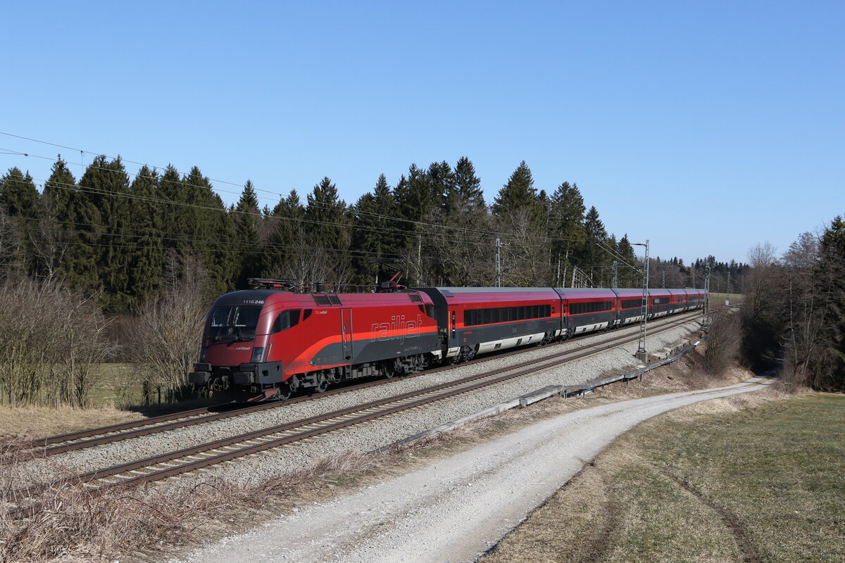 1116 246 aus Salzburg kommend am 3. M�rz 20222 bei Grabenst�tt im Chiemgau.