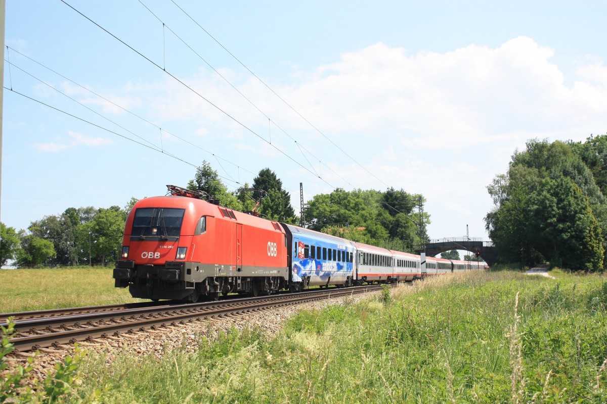 1116 262-7 aus Salzburg kommend am 19. Juni 2014 bei �bersee.