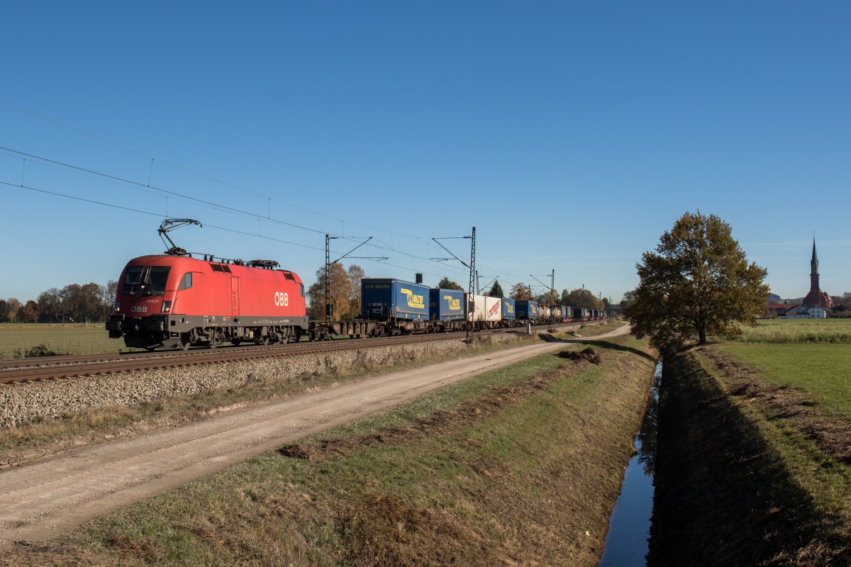 1116 277 aus Salzburg kommend am 3. November 2015 bei �bersee am Chiemsee.