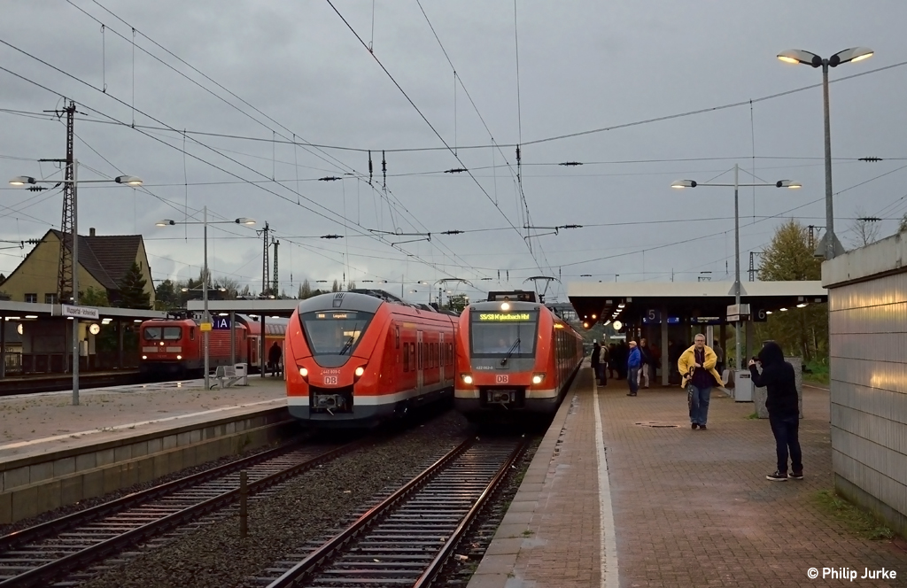 1440 309-1 und 422 062-0 am 21.10.2014 in Wuppertal-Vohwinkel.
