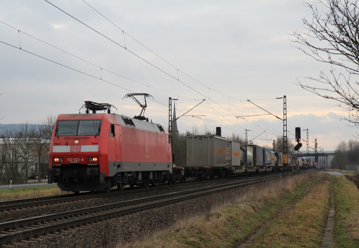 152 023-8 aus W�rzburg kommend am 20. Februar 2014 in Th�ngersheim.