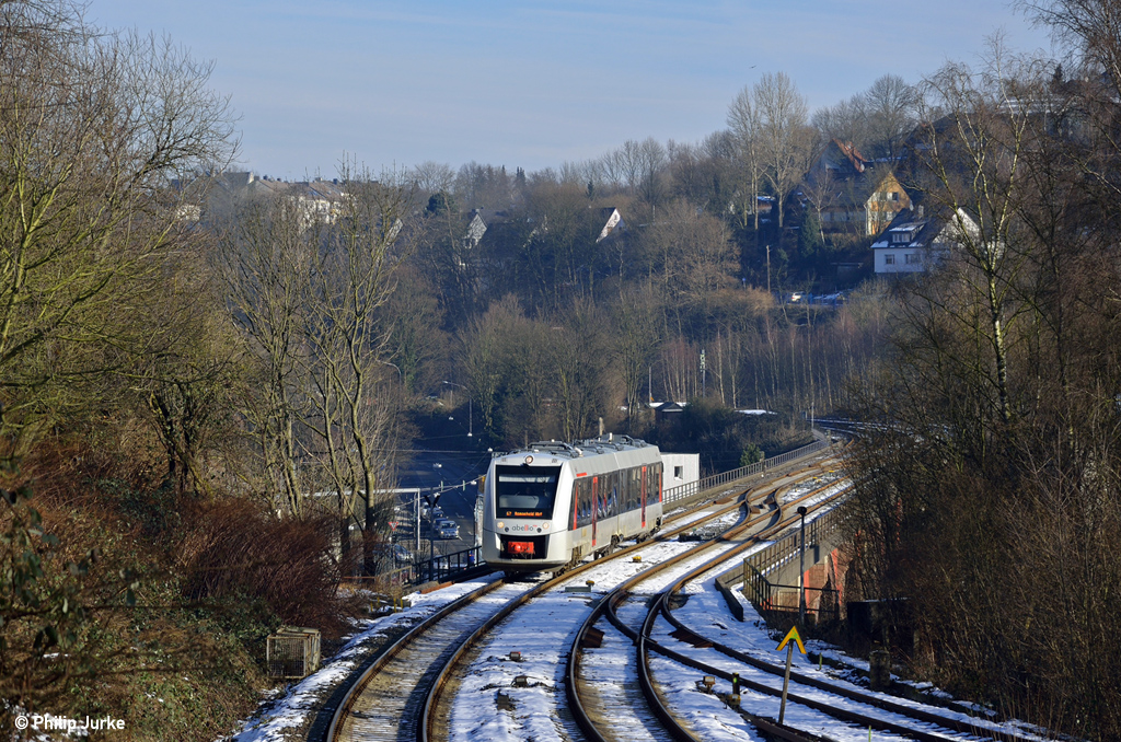 1648 002-1  VT12 1202  als ABR 29153 (Wuppertal Hbf - Remscheid Hbf) am 07.02.2015 bei Wuppertal-Rauental.
