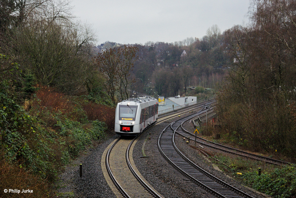 1648 005-4 als ABR S30765 von Wuppertal nach Remscheid am 15.12.2013 in Wuppertal-Rauenthal.

