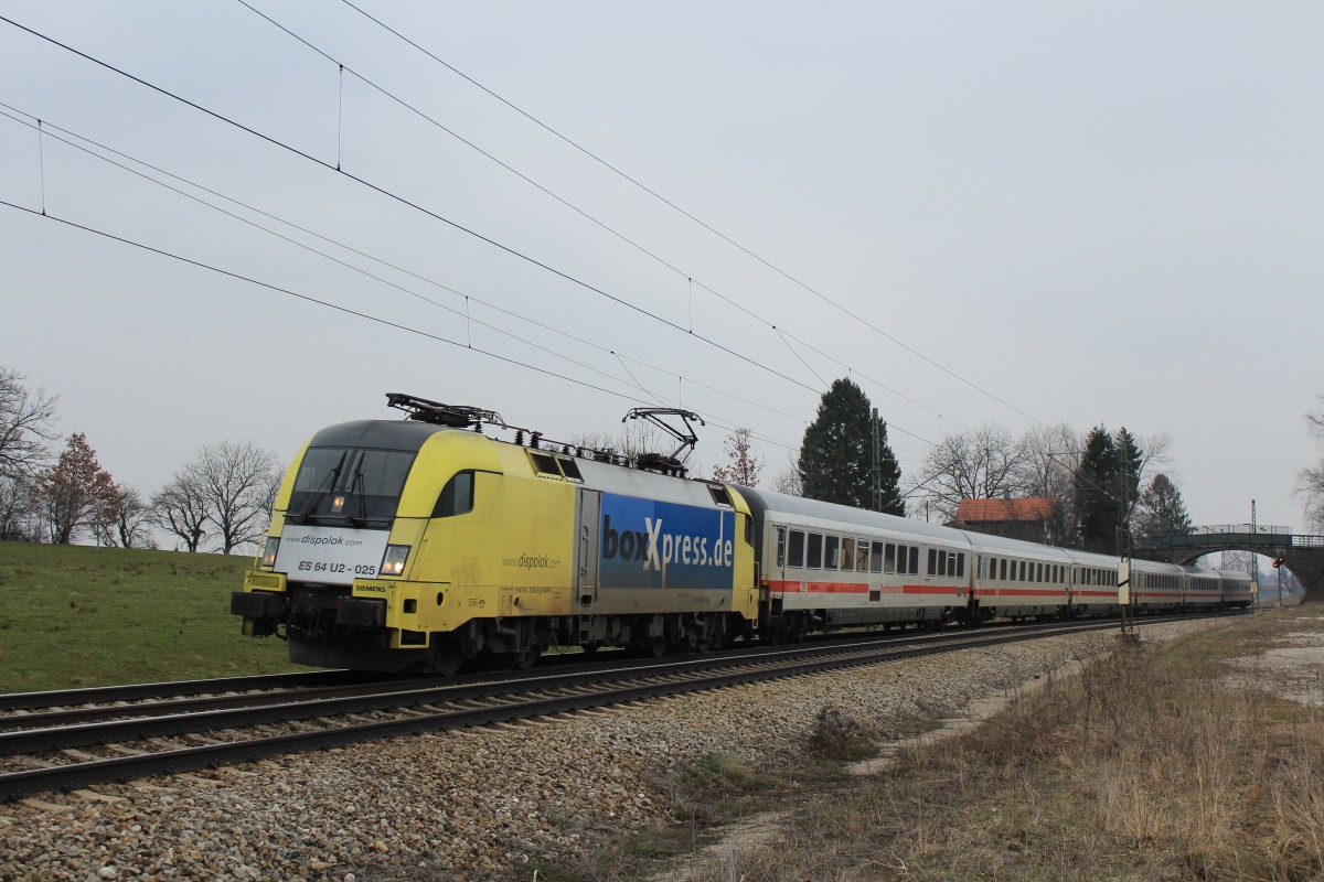 182 525-6 aus Salzburg kommend am 23. M�rz 2013 bei �bersee am Chiemsee.