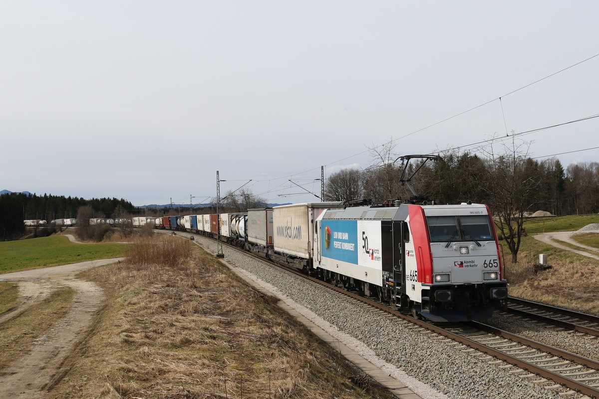 185 665 von  Kombi-Verkehr  war mit einem  Ekol  am 27. Februar 2020 bei Grabenst�tt in Richtung Salzburg unterwegs.