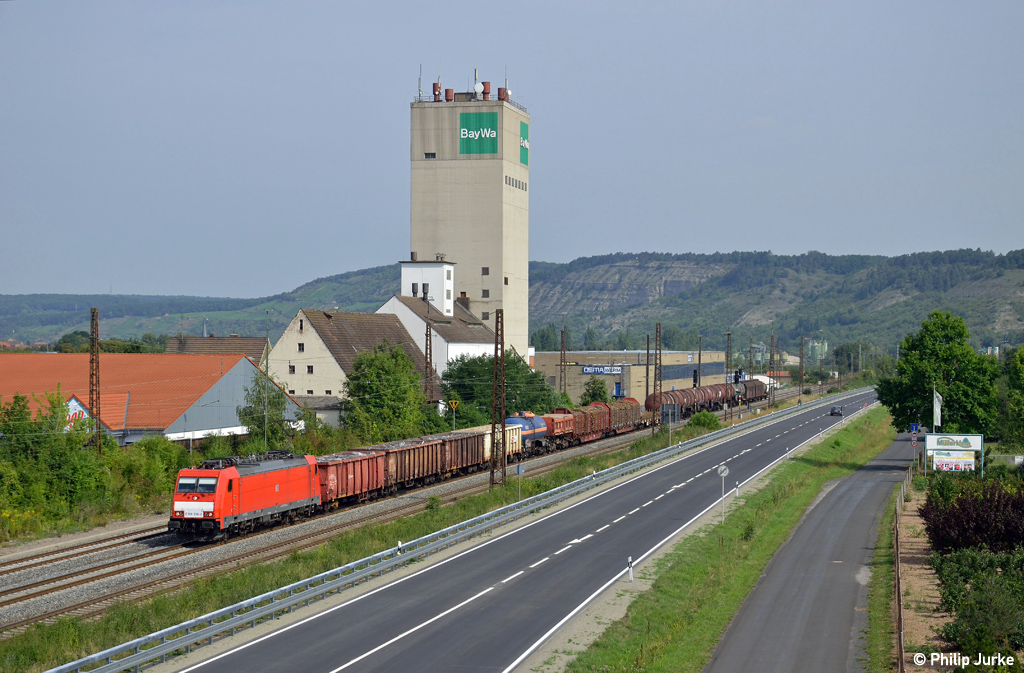 186 338-0 mit dem EZ 51887 (Mannheim Rbf - Nürnberg Rbf) am 02.08.2014 bei Karlstadt(Main). 
