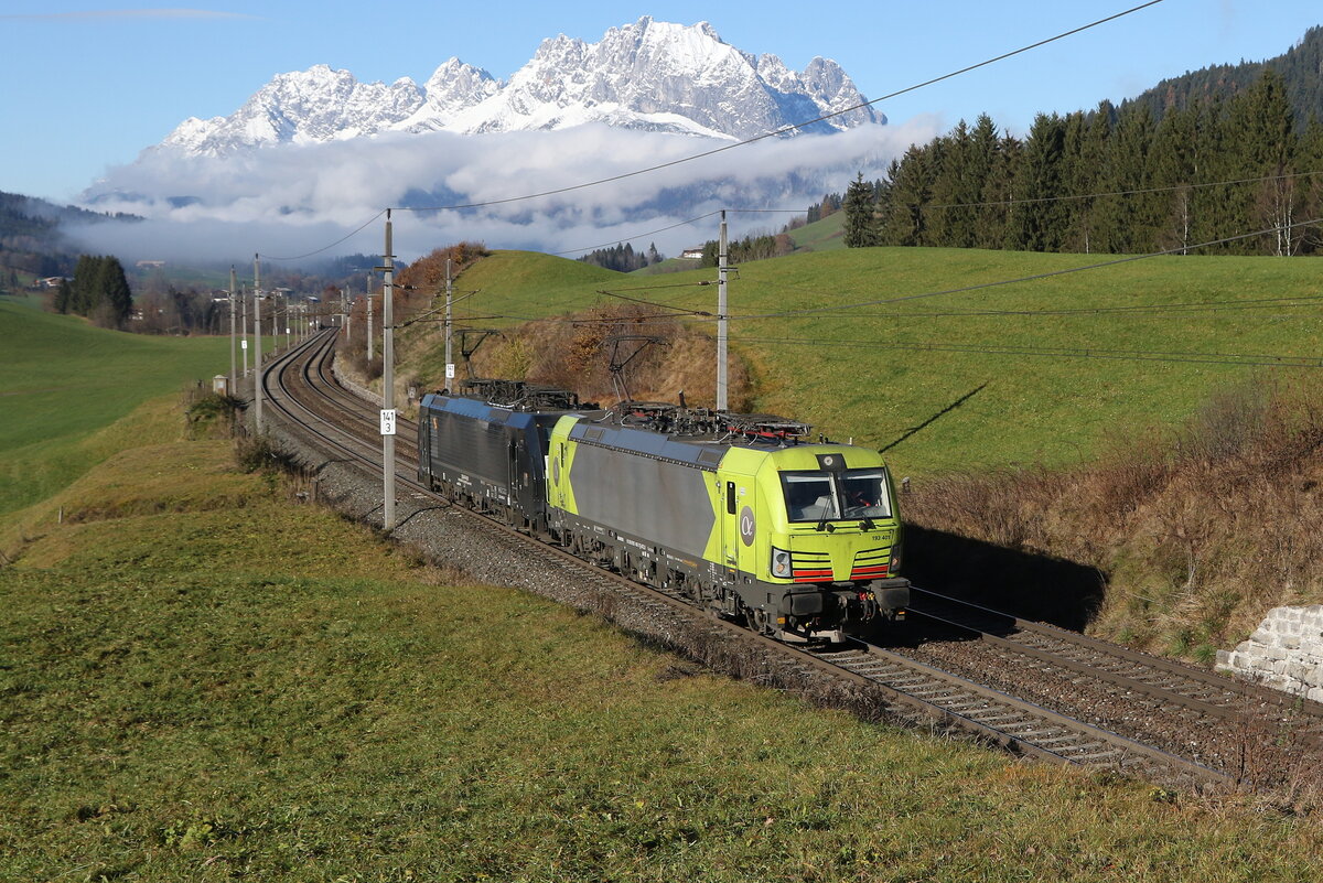 193 402 und 189 xxx am 23. November 2023 bei Fieberbrunn.