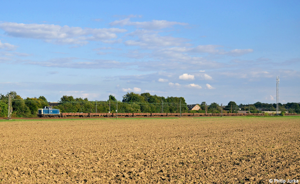 212 376-8 mit Leerwagen am 11.09.2014 bei Langenfeld(Rheinl.).
