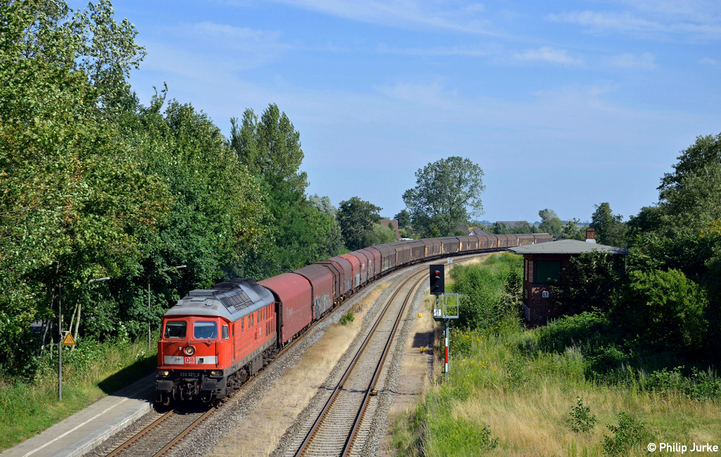 233 321-9 mit dem EZ 47403 (Fredericia - Maschen Rbf) am 24.07.2014 bei Lunden.
