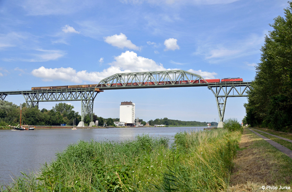 233 321-9 mit dem EZ 47403 (Fredericia - Maschen Rbf) am 24.07.2014 bei Hochdonn.
