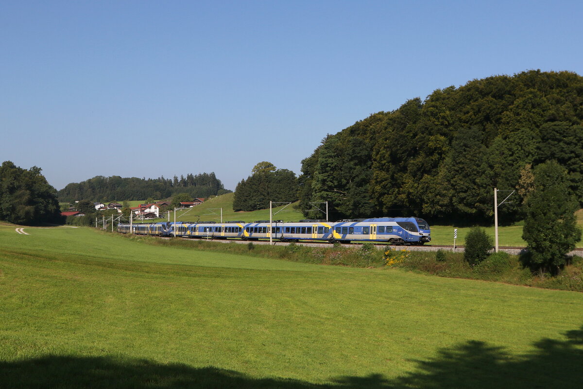 430 006 und 430 012 aus M�nchen kommend am 12. August 2025 bei Axdorf.