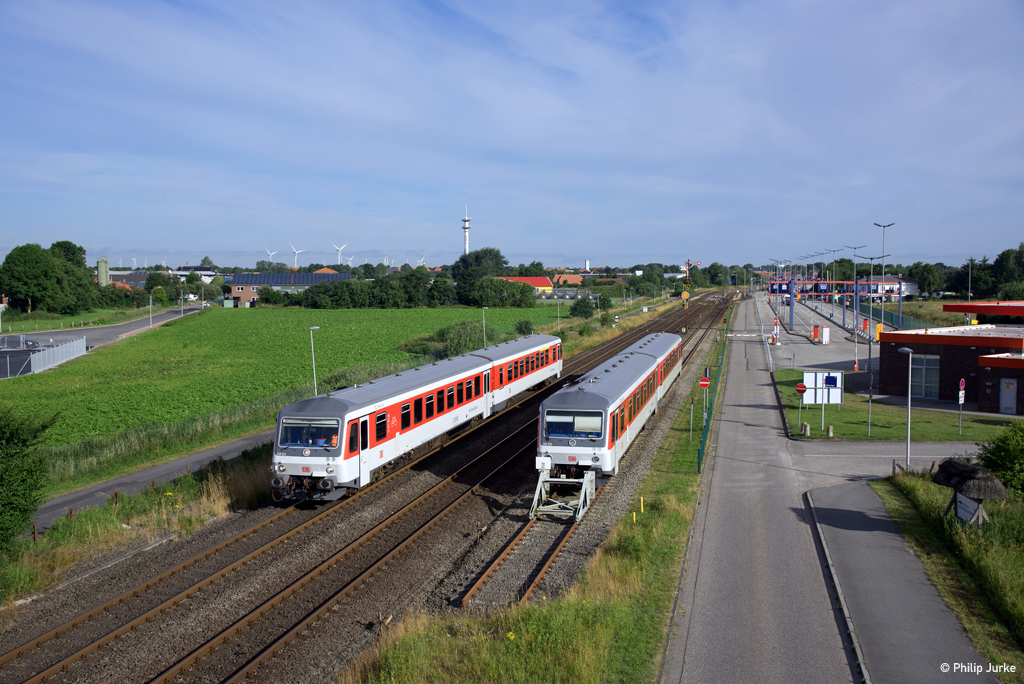 628 503-5  Morsum  als RE-G 1409 (Westerland(Sylt) - Bredstedt) am 06.07.2017 bei Niebüll.
