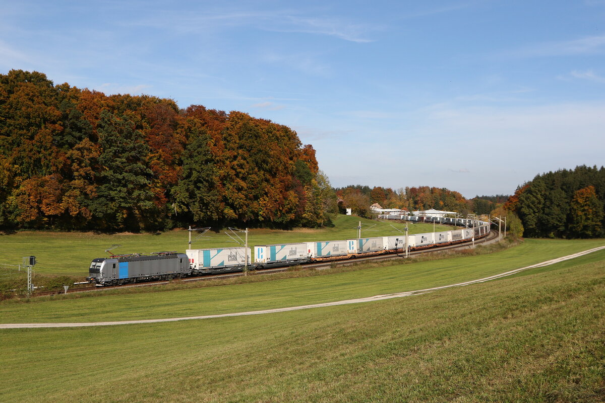 7193 903 mit einem  EKOL-KLV  aus Salzburg kommend am 21. Oktober 2025 bei Axdorf.