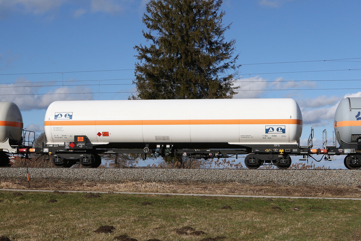 7813 605 (Zags) der  ARETZ-GmbH  am 5. Februar 2022 bei �bersee.