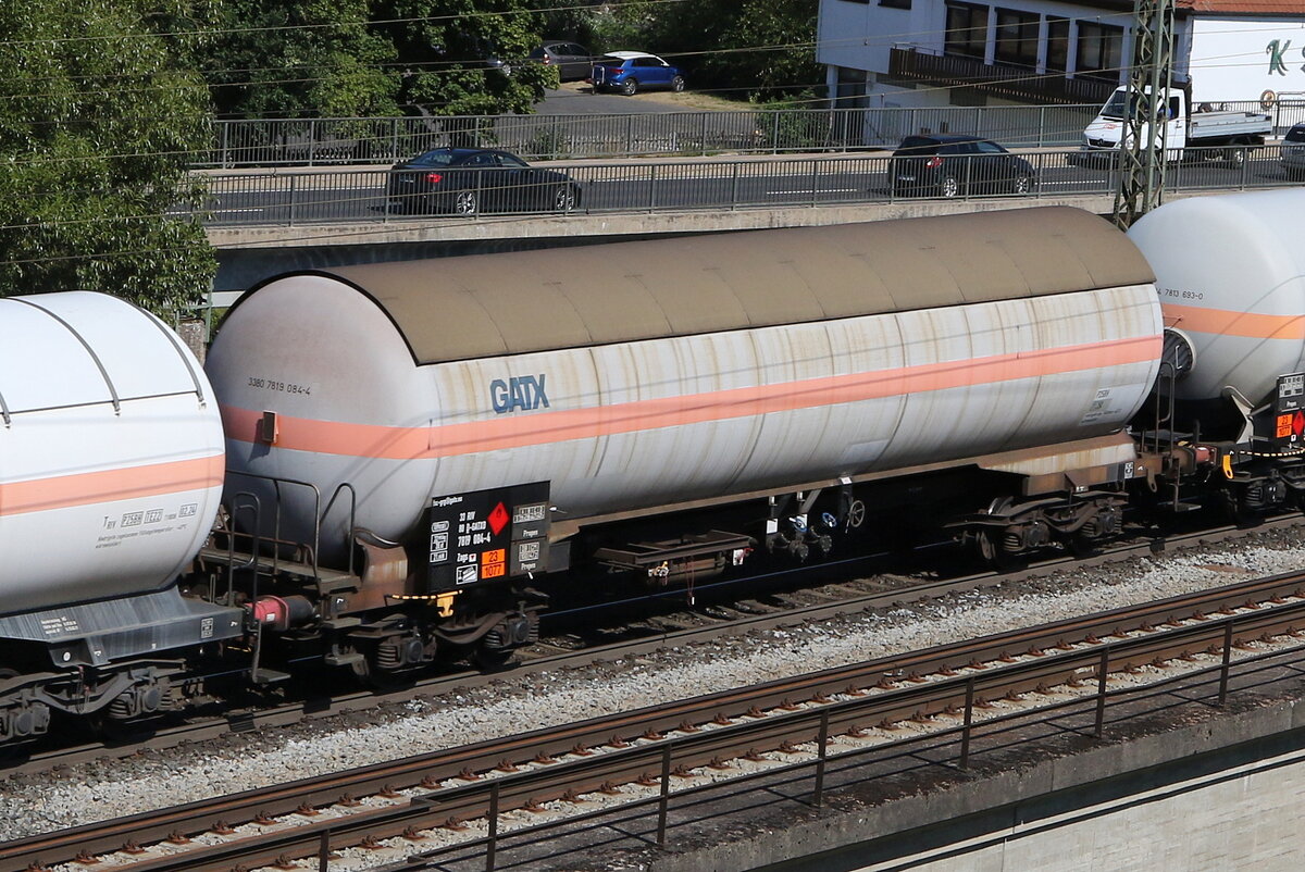 7819 084 (Zags) von  GATX  am 8. August 2022 bei Gem�nden.