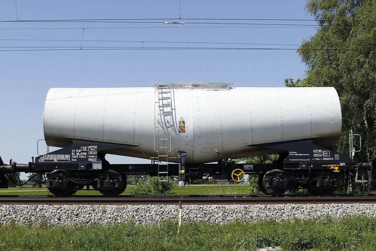 7829 729 (Zacns) von  ATIR-RAIL  am 6. Mai 2018 bei �bersee.