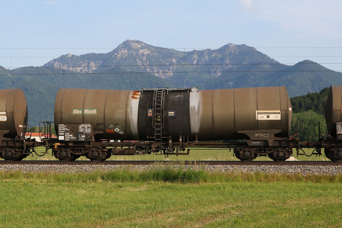 7832 252 (Zacens) von  On Rail  am 10. Juni 2021 bei �bersee.