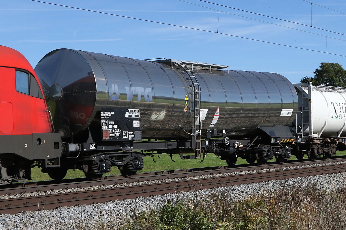 7834 747 (Zacens) von  VTG  am 20. Oktober 20221 bei �bersee.