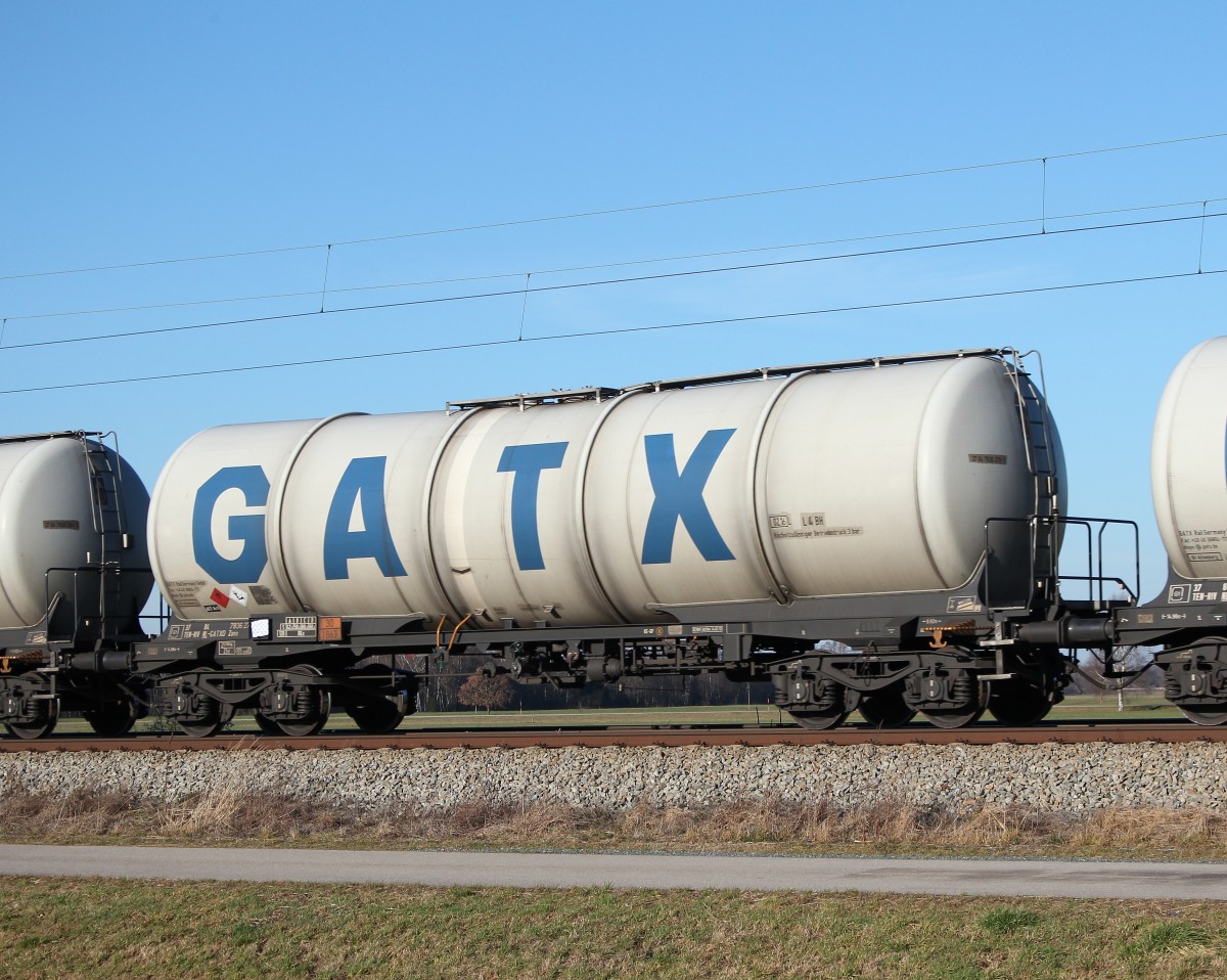 7836 27x  Zans  von  GATX  am 23. Dezember 2015 bei �bersee.