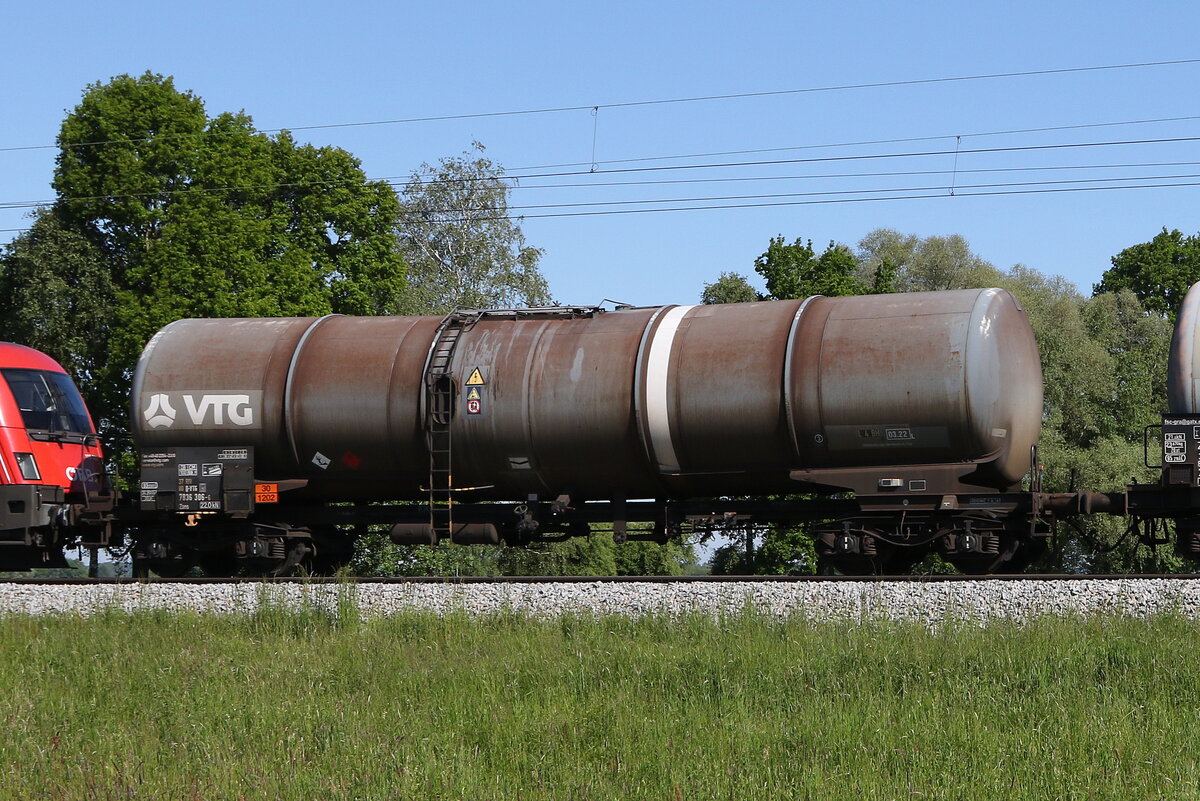 7836 306 (Zans) von  VTG  am 31. Mai 2021 bei �bersee am Chiemsee.