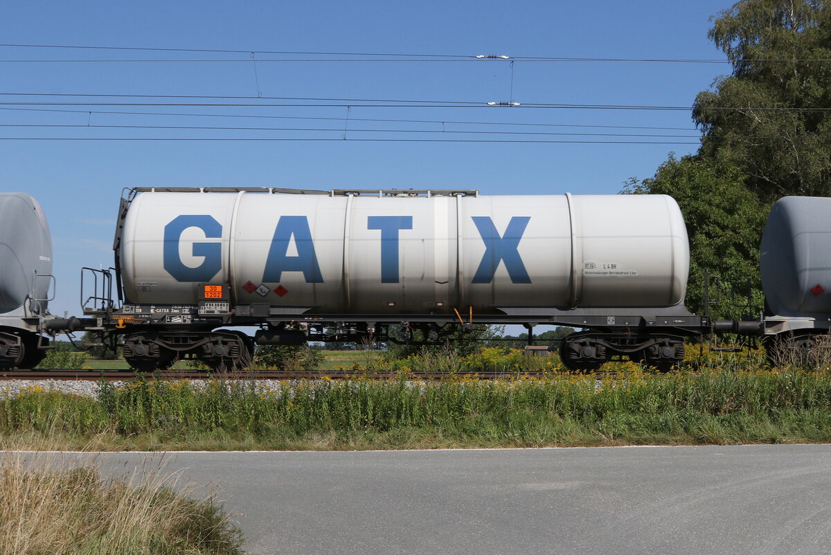 7836 763 (Zans) von  GATX  am 17. August 2022 bei �bersee am Chiemsee.