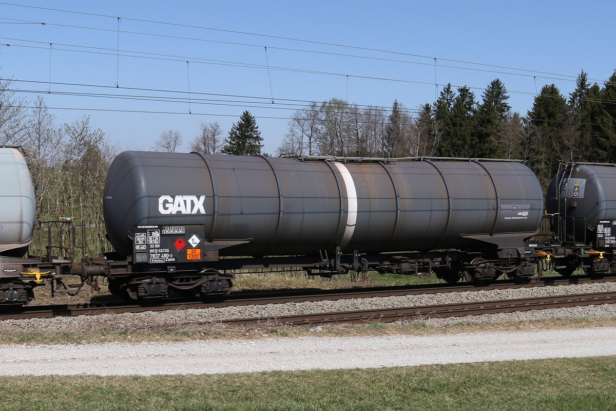 7837 480 (Zans) von  GATX  am 6. April 2020 bei Grabenst�tt.