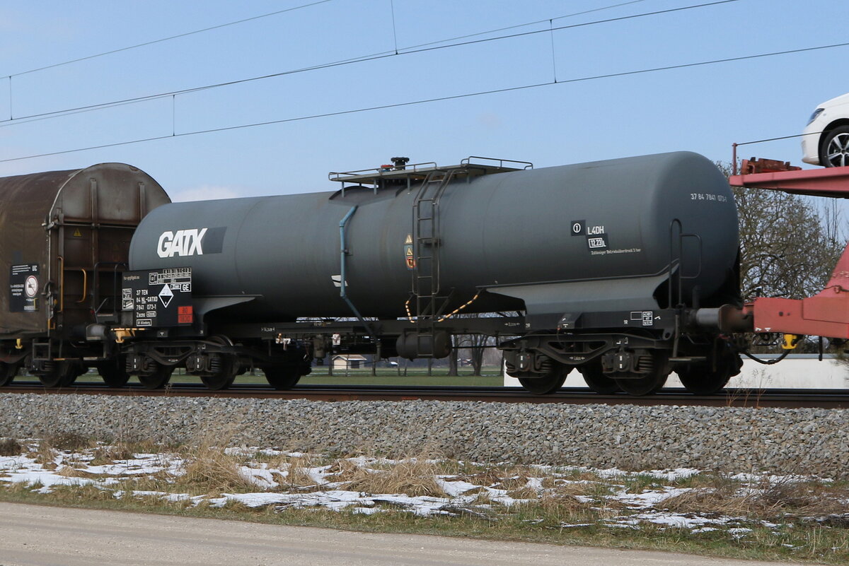 7841 073 (Zacns)  von  GATX  am 4. April 2022 bei �bersee.