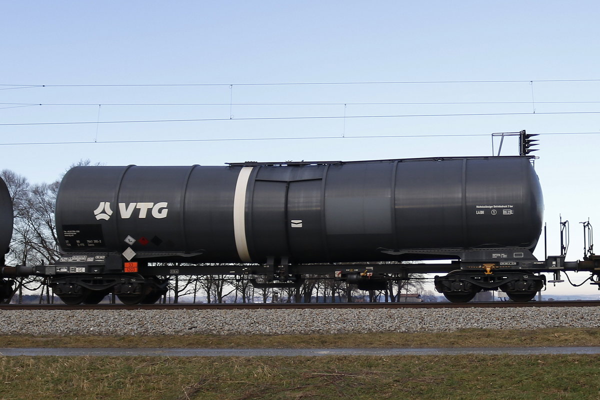 7841 385 (Zacns) von  VTG  am 28. Dezember 2018 bei �bersee.
