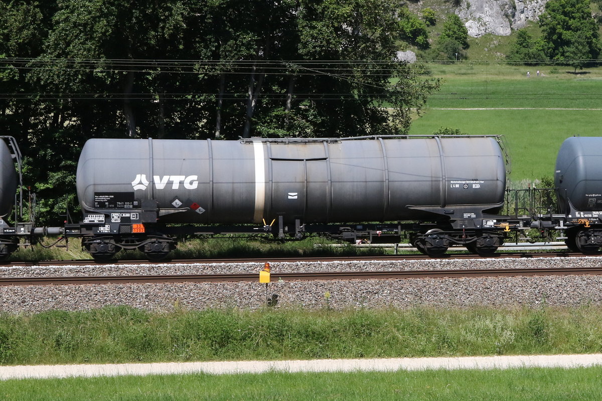 7841 512 (Zacns) von  VTG  am 24. Juni 2020 bei Dollnstein im Altm�hltal.