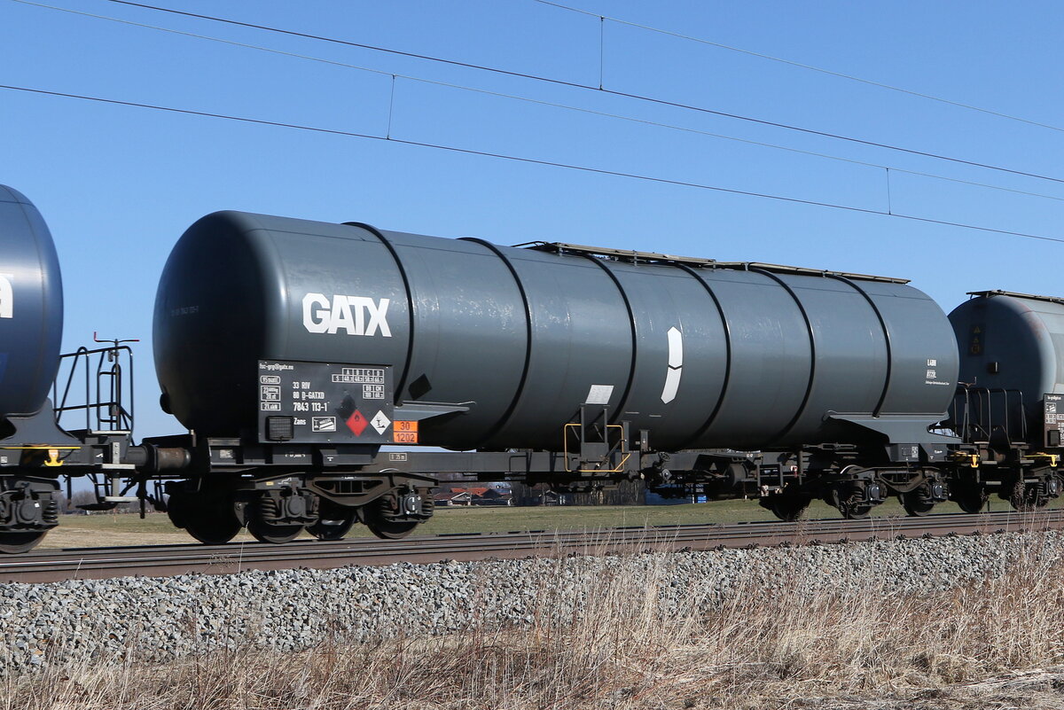 7843 113 (Zans) von  GATX  am 28. Februar 2022 bei �bersee.