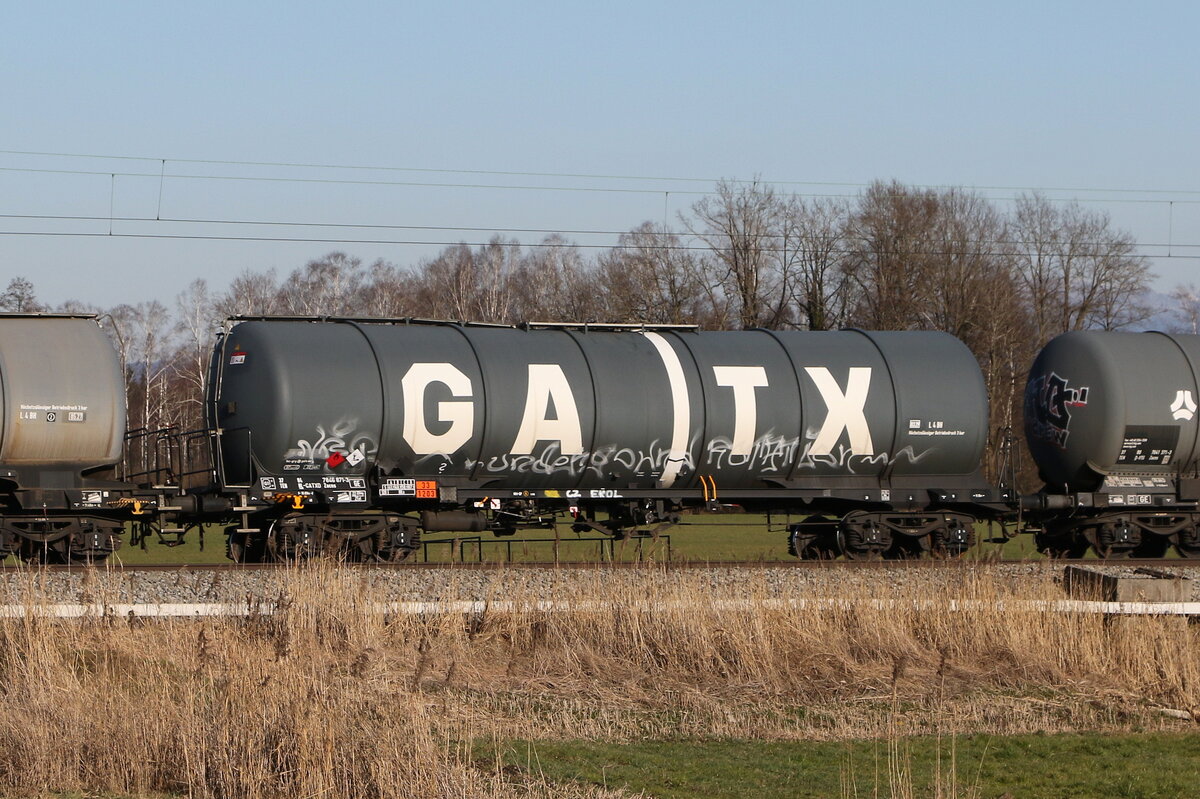 7846 871 (Zacns) von  GATX  am 18. M�rz 2025 bei Bernau.