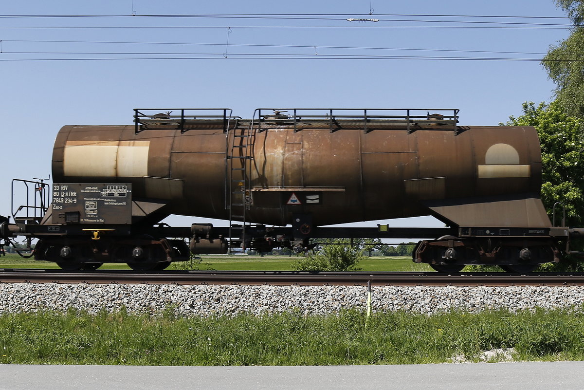7849 234 (Zas-z) von  ATIR-RAIL  am 6. Mai 2018 bei �bersee am Chiemsee.