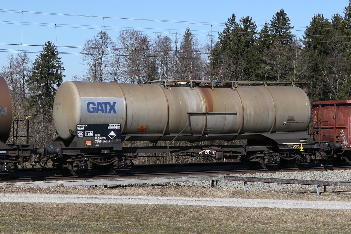 7868 549 (Eaos-x) von  GATX  am 9. M�rz 2022 bei Grabenst�tt.