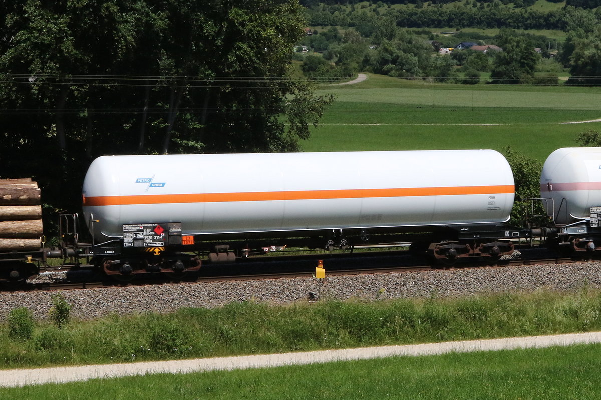 7920 3111 (Zagkks) von  Petro Chem  am 24. Juni 2020 bei Dollnstein/Altm�hltal.