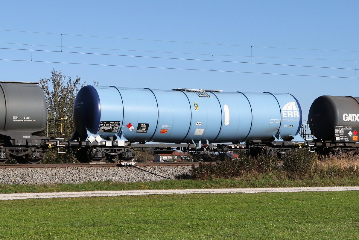 7929 260 (Zacns) von  ERR  am 31. Oktober 2022 bei �bersee am Chiemsee.