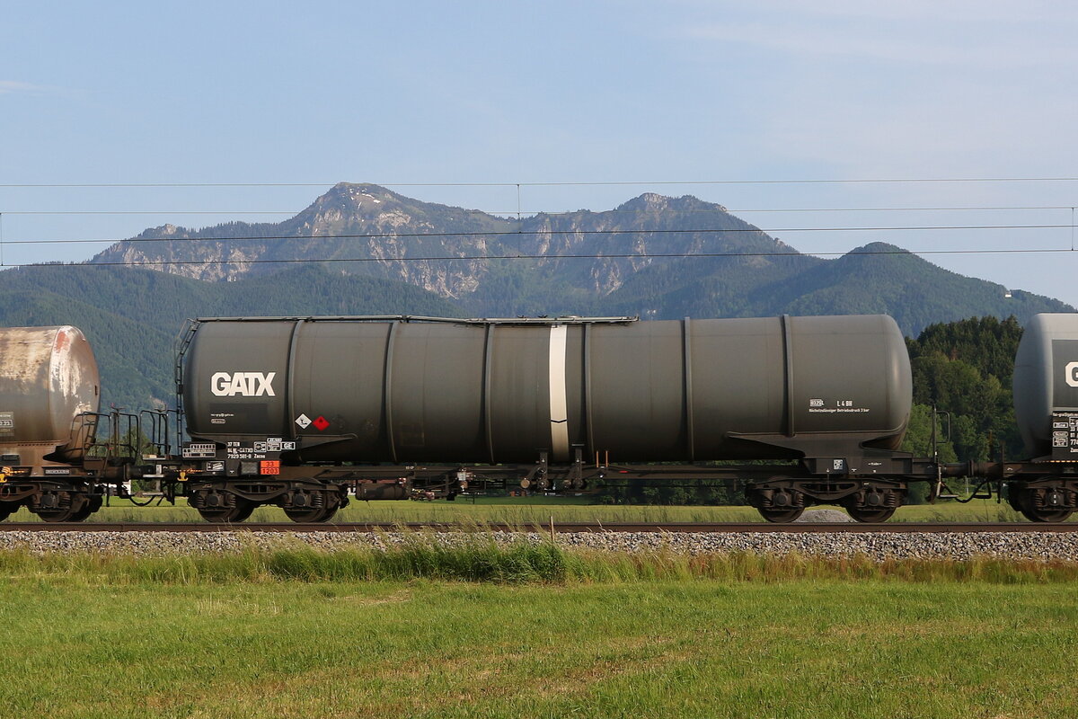 7929 581 (Zacns) von  GATX  am 10. Juni 2021 bei �bersee.