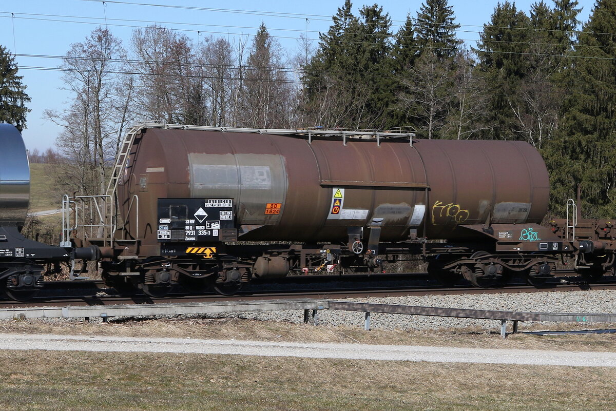 7931 335 (Zacens) von  WASCOSA  am 9. M�rz 2022 bei Grabenst�tt.